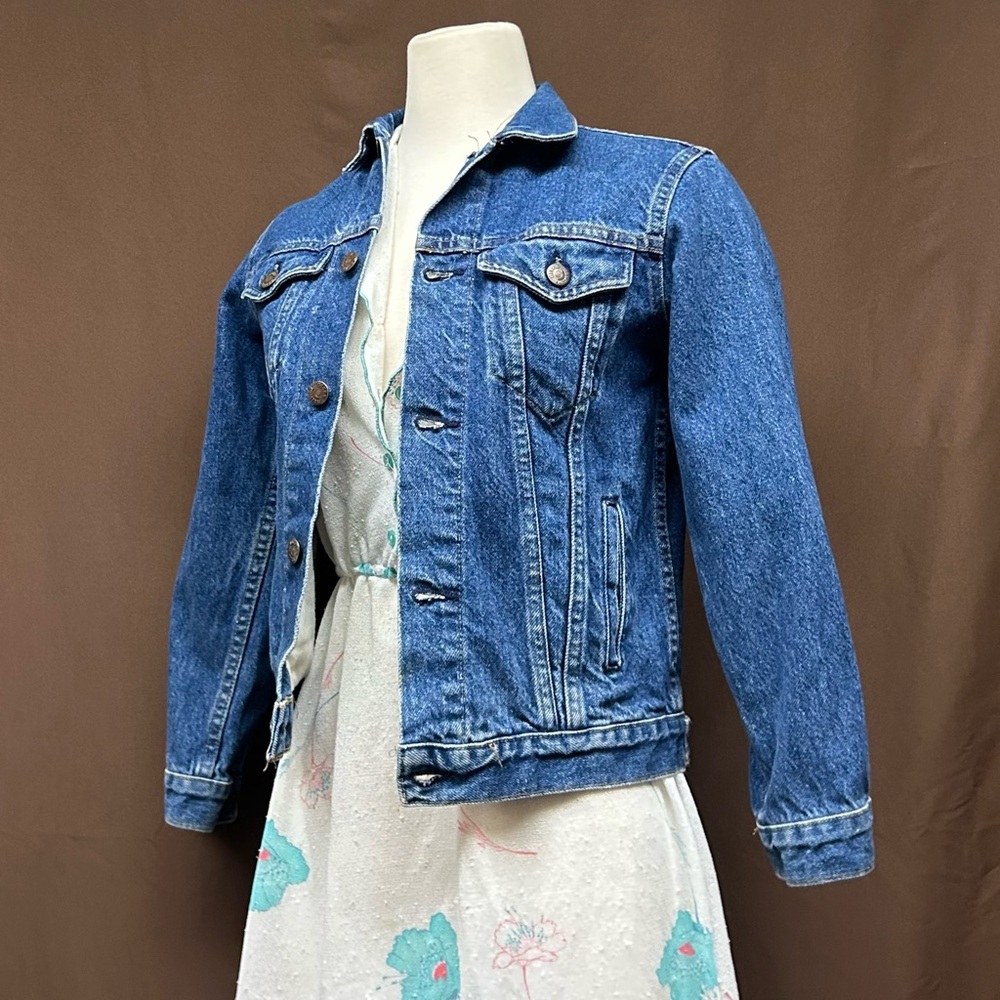 Moto Jean Jacket medium wash and perfectly warn in